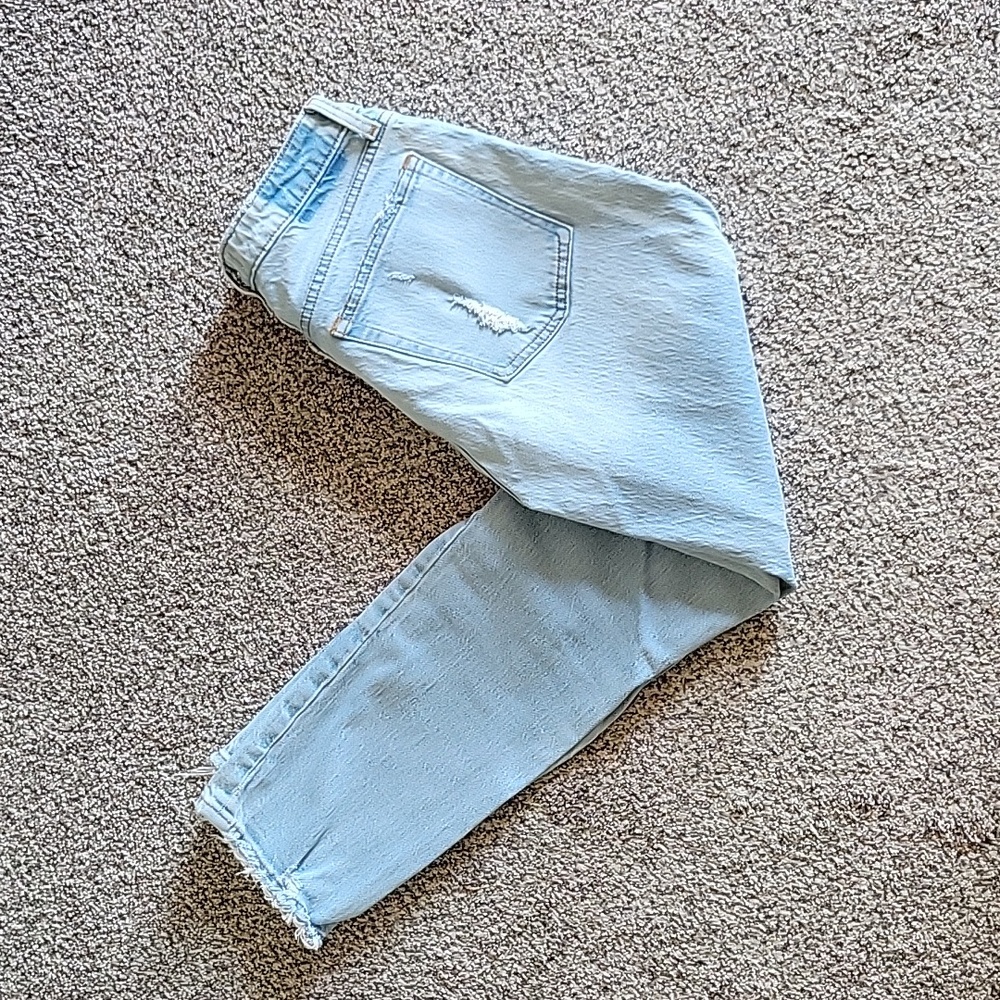 A&F Mom High Rise Jeans